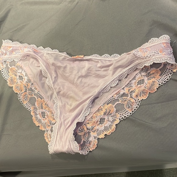 Victoria’s Secret Women’s Cheeky Panty Panties 1pcs - Picture 3 of 16